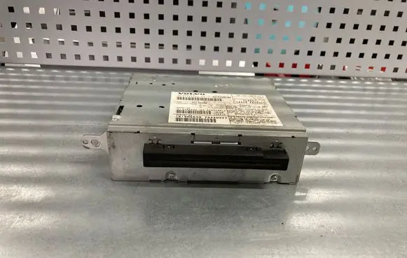 Volvo XC90 Radio/CD/DVD/GPS head unit 30775675AA 31210422