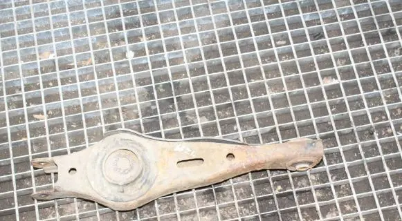KIA Sorento Rear upper control arm/wishbone