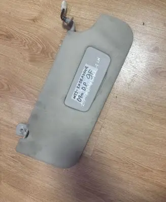Mitsubishi Endeavor Sun visor