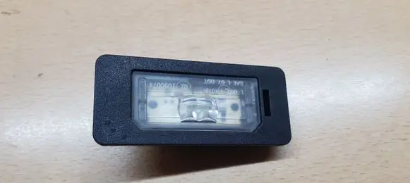 BMW 4 F32 F33 Number plate light 7193293