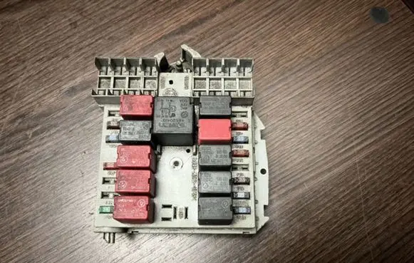 Citroen Jumper Other engine bay part 1332043080
