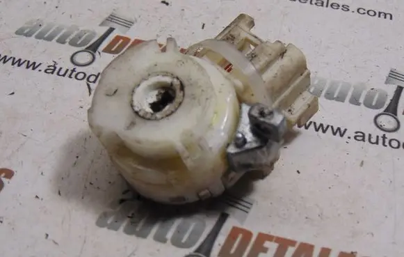 Toyota Previa (XR30, XR40) II Ignition lock