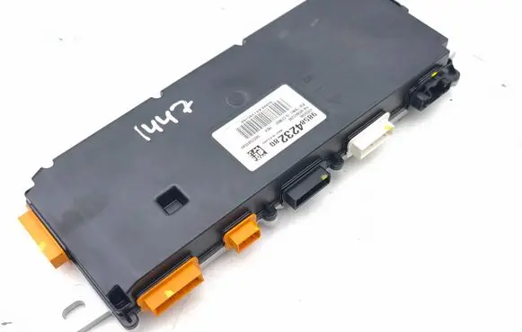 Peugeot 3008 III Battery control module 9858423280