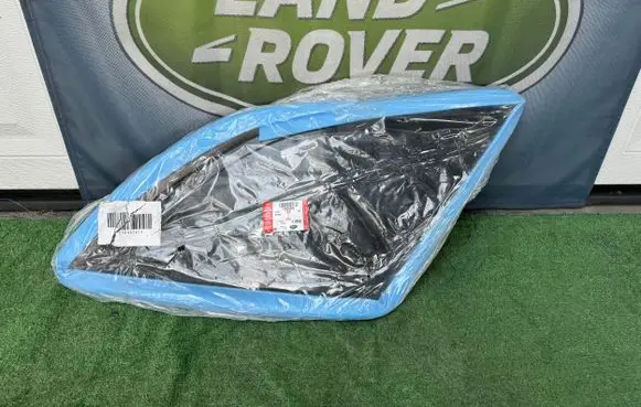 Land Rover Range Rover Velar Front triangle window/glass LR125998