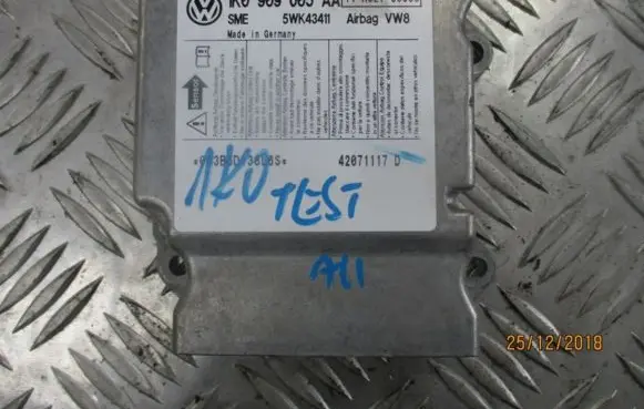 Skoda Octavia Mk2 (1Z) Airbag control unit/module 1K0909605AA