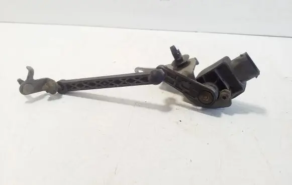 Headlight/headlamp level sensor