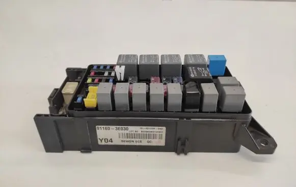 KIA Sorento Fuse module 911603E030 10021226010