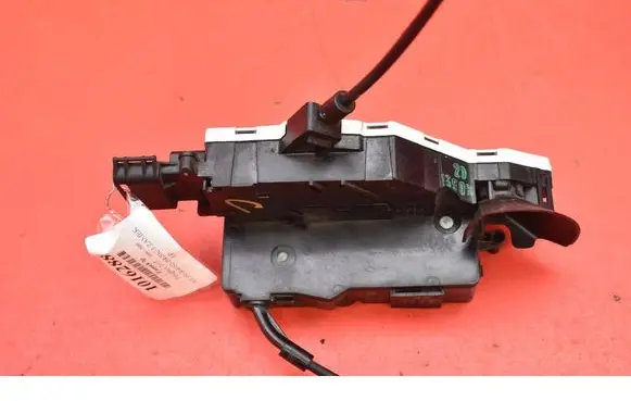 Peugeot 207 CC Front door lock 24087158