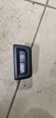 BMW 5 F10 F11 Tailgate/boot open switch button 9275121