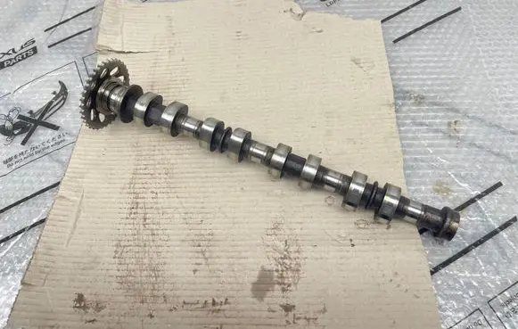Toyota Prius (XW30) Camshaft 