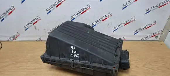 BMW X5 E70 Air filter box 7548885