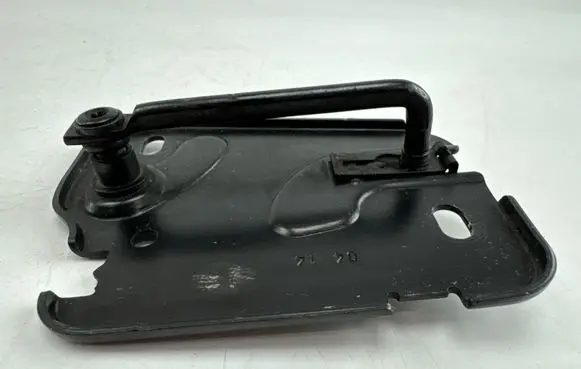 Audi A3 S3 8V Engine bonnet/hood lock/latch loop/hook 8V0823186B