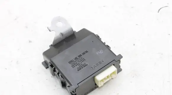 Toyota Corolla E210 E21 Door central lock control unit/module 8597048040