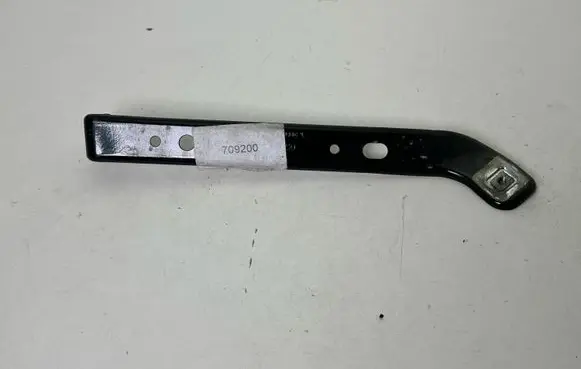 Ford Mustang VI Fender mounting bracket FR3B16C199BC