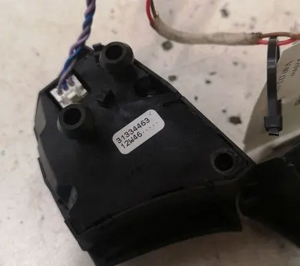 Volvo V40 Steering wheel buttons/switches 31334457 31334463