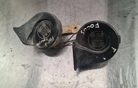 Ford Focus Horn signal E335717 73345 6H2035
