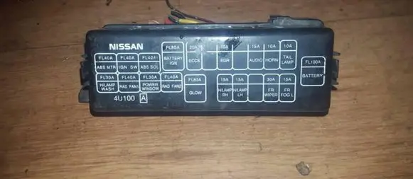 Nissan Almera Tino Fuse box set 4u100
