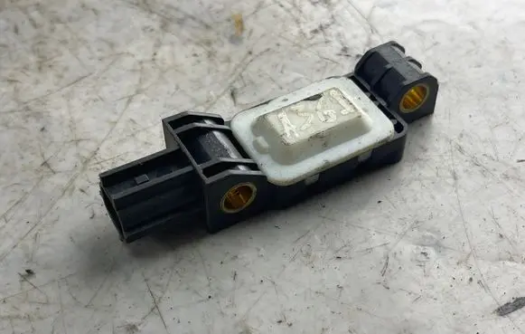 Audi A3 S3 8P Airbag deployment crash/impact sensor 8e0959643d