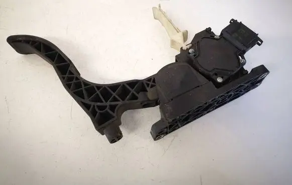 Volkswagen Golf IV Accelerator throttle pedal 0281002342