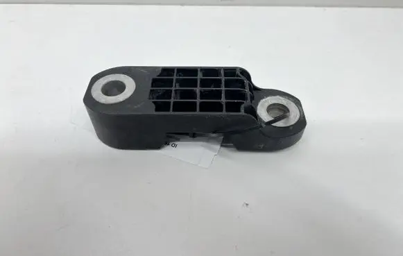 BMW 8 G14 Sway bar bush bracket, front 6861471