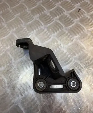 Skoda Octavia Mk2 (1Z) Gear shift cable bracket 1K0711789J