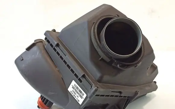 BMW 8 G14 Air filter box 7934476 13717934476