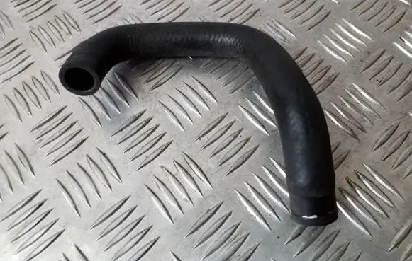 KIA Sorento Engine coolant pipe/hose