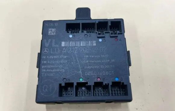 Mercedes-Benz C W204 Door control unit/module A2129004202 A2129028001