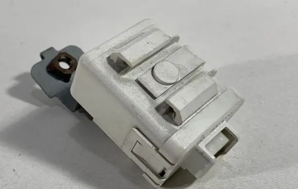 Opel Agila B Other relay 3719051K00