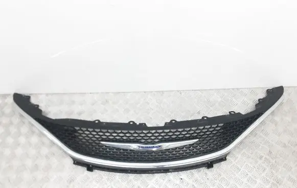 Chrysler Pacifica Front bumper upper radiator grill 68228996A