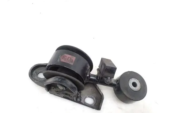 Toyota Camry Engine mount bracket