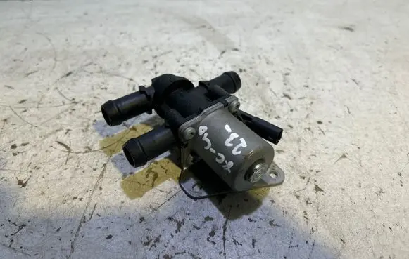 Volvo XC40 Electric auxiliary coolant/water pump 8888038596 31461924 2211151754