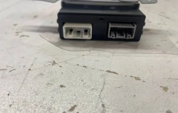 Lexus RX 450H Hand brake control module 8905048040 15181111390