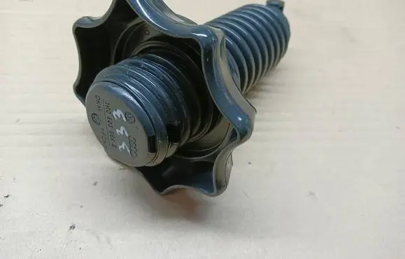 Skoda Yeti (5L) Spare wheel bolt 1K0803899E