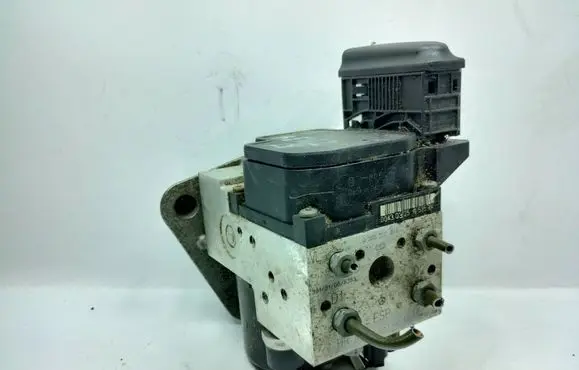 Volkswagen Polo ABS Pump 0265202461 A0044310912