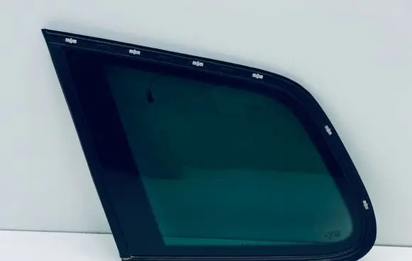 Volkswagen Touareg II Rear side window 7P6845297AL