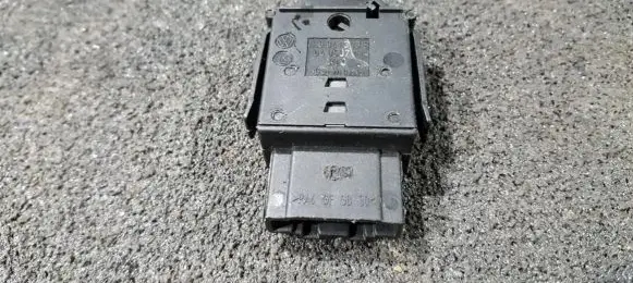 Volkswagen Golf III Headlight level height control switch 1h6941333b 04050701