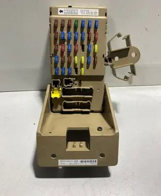 Subaru Outback Fuse module 82201AG041 801164