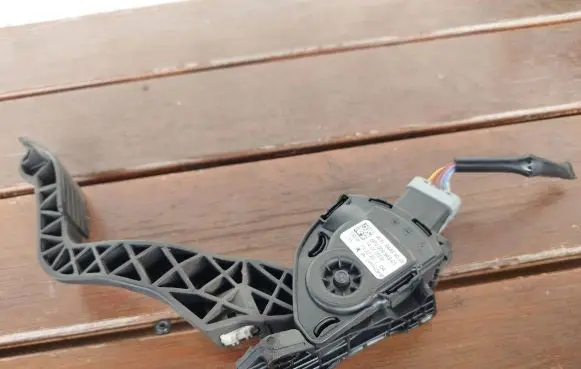 Peugeot 308 SW Accelerator throttle pedal 968184480