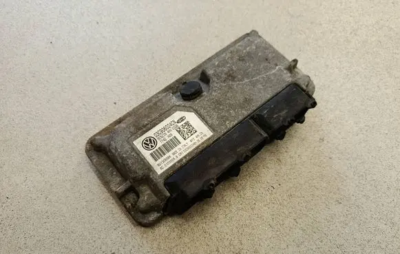 Volkswagen Cross Polo Engine control unit/module 03C906024CN 8U130RS8K 0105008