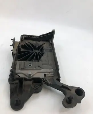 Volkswagen Golf VIII Battery tray 2q0907816a