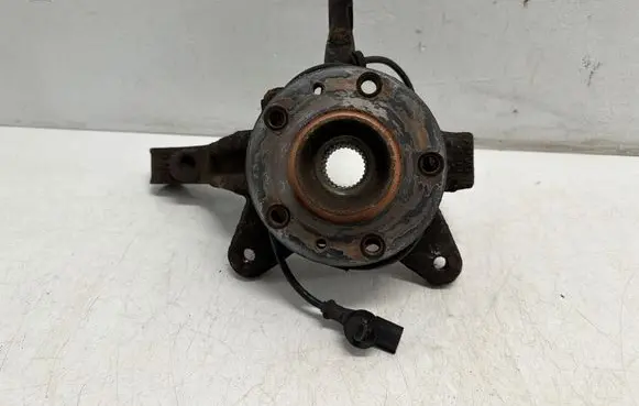 Renault Kangoo II Front wheel hub spindle knuckle 