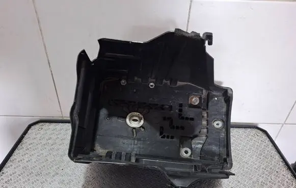 Volvo S60 Battery box tray 31294077