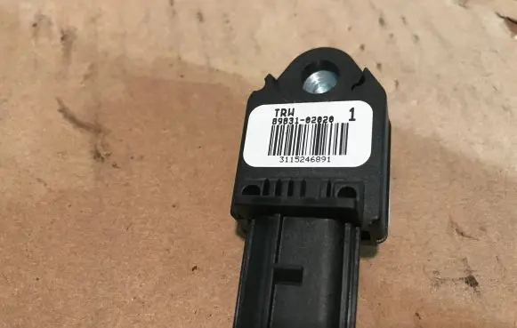 Peugeot 107 Airbag deployment crash/impact sensor 8983102020