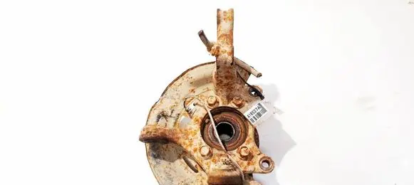 Toyota RAV 4 (XA30) Front wheel hub 