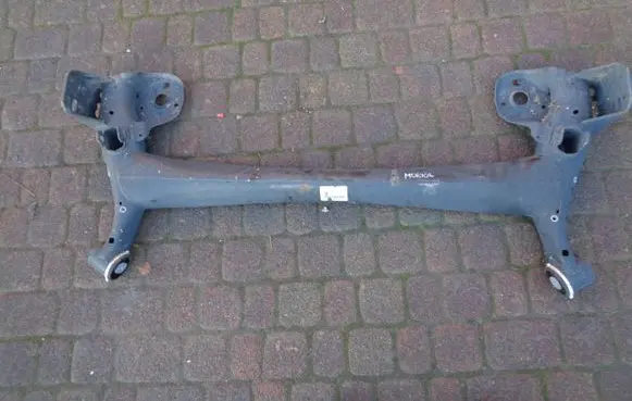 Opel Mokka B Rear axle beam 22022021 2053111