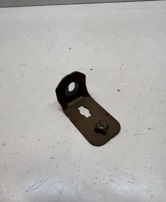 Audi A3 8Y Fender mounting bracket 8Y0821467 1723
