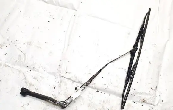 Mazda 6 Front wiper blade arm p6859