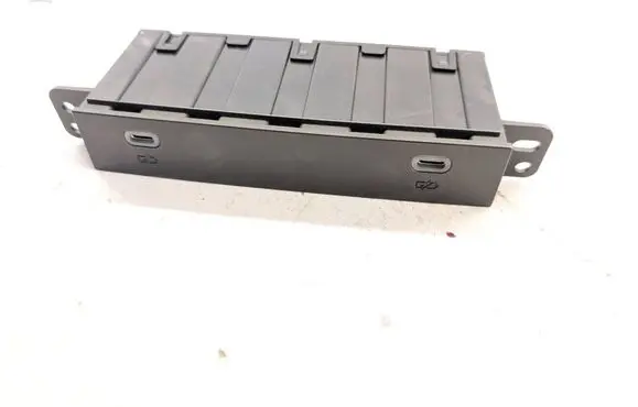 Chevrolet Tahoe USB socket connector 85599129