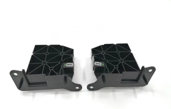 Front bumper mounting bracket